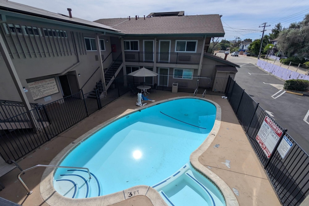 Olive Tree Inn & Suites, a Howard Johnson by Wyndham 47/72