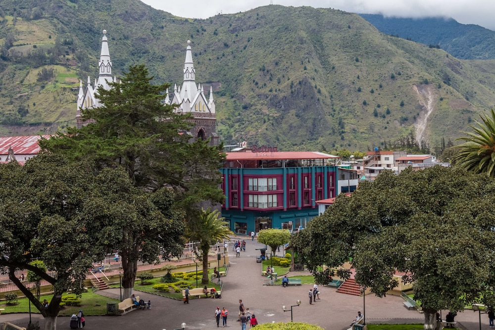 Socialtel Banos Ecuador 3/64