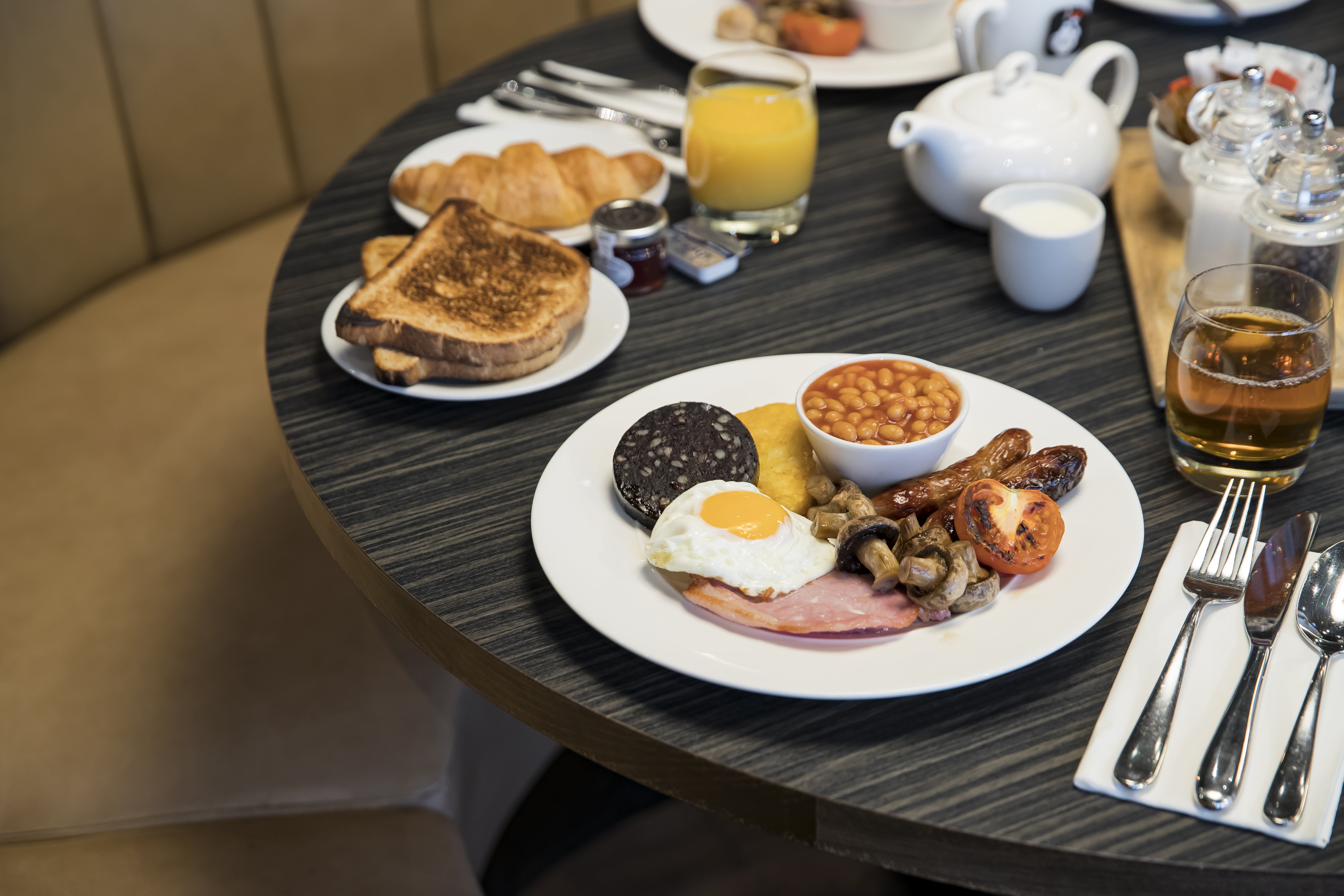 Holiday Inn High Wycombe M40 Jct. 4 41/59