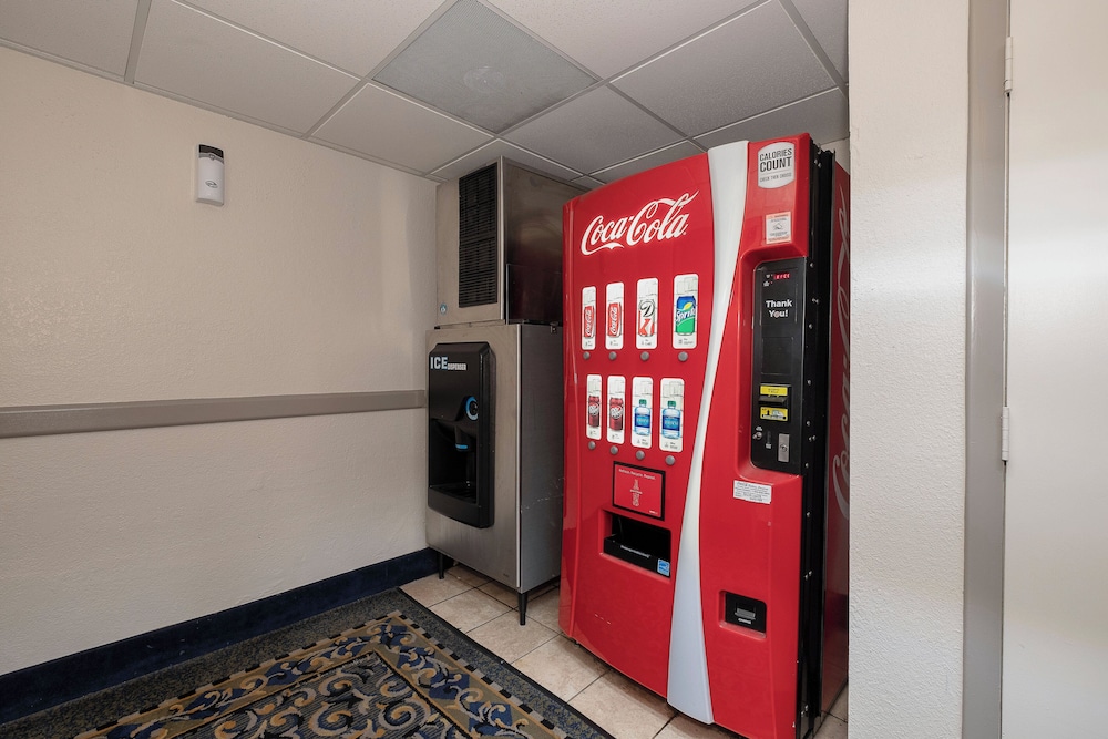 Red Roof Inn and Suites Macon 2/71