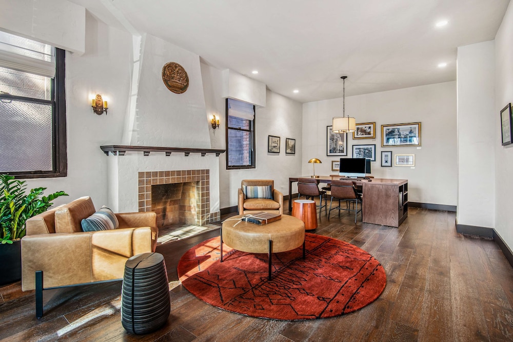 Hyatt House Sacramento/Midtown 24/50