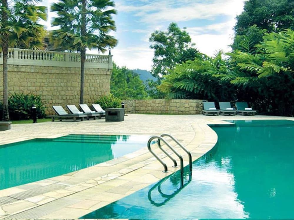 Colmar Tropicale, Berjaya Hills 43/76