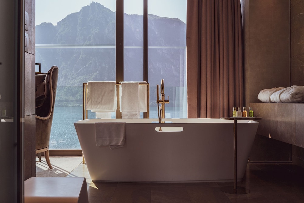 Grand Hotel Campione 47/55