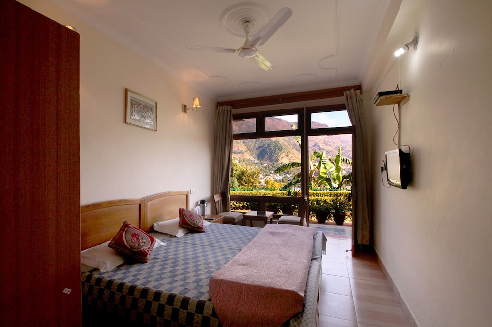 Hotel Lake Inn Bhimtal 8/21