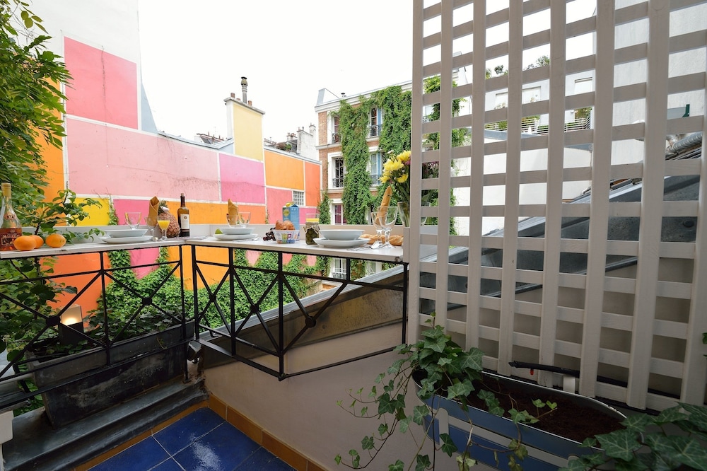 Les Patios Du Marais 3/81