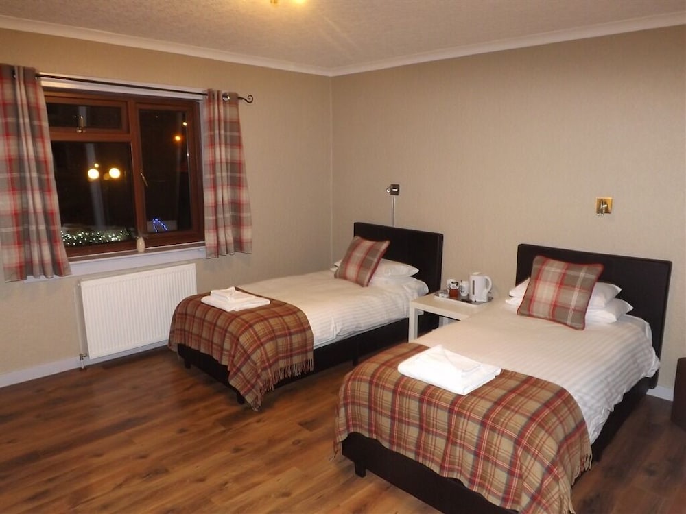 Lomond Park Hotel 28/36