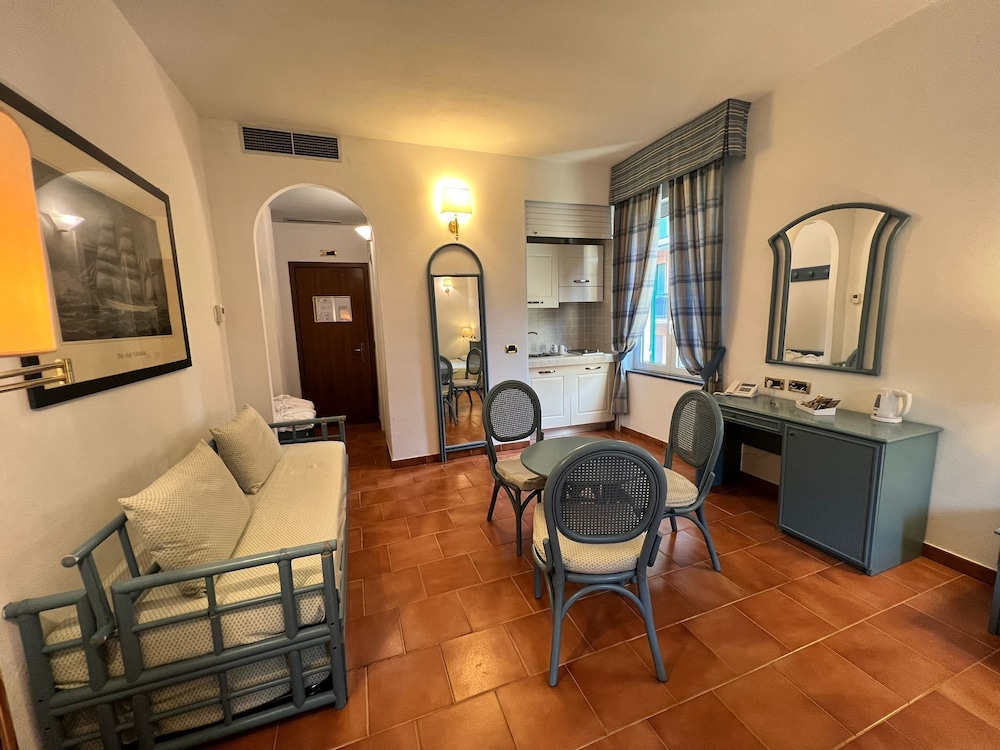 HOTEL CLELIA 31/38