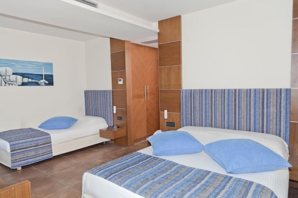 Astros Beach Hotel 25/55