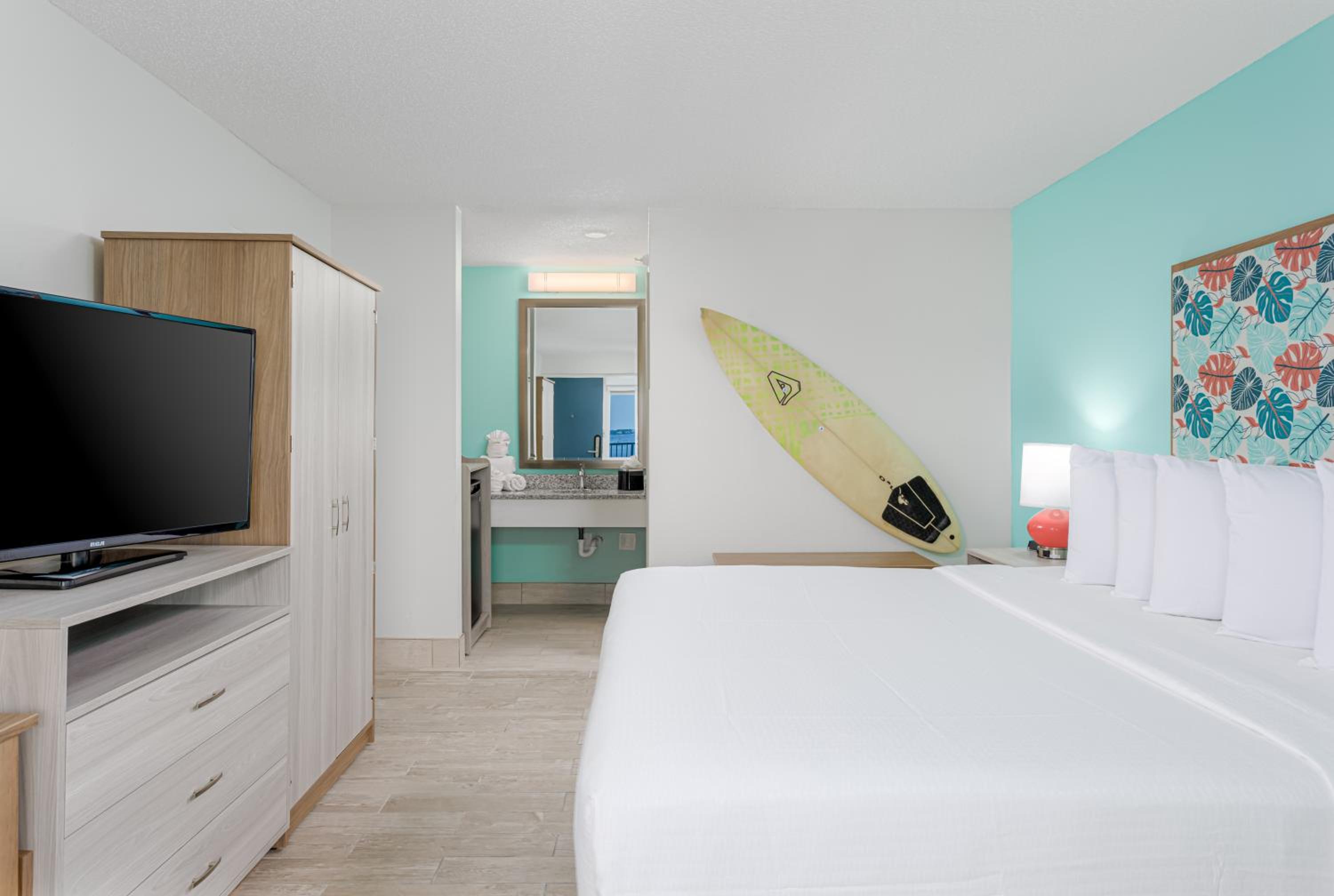 Standard, King Bed, High Floor