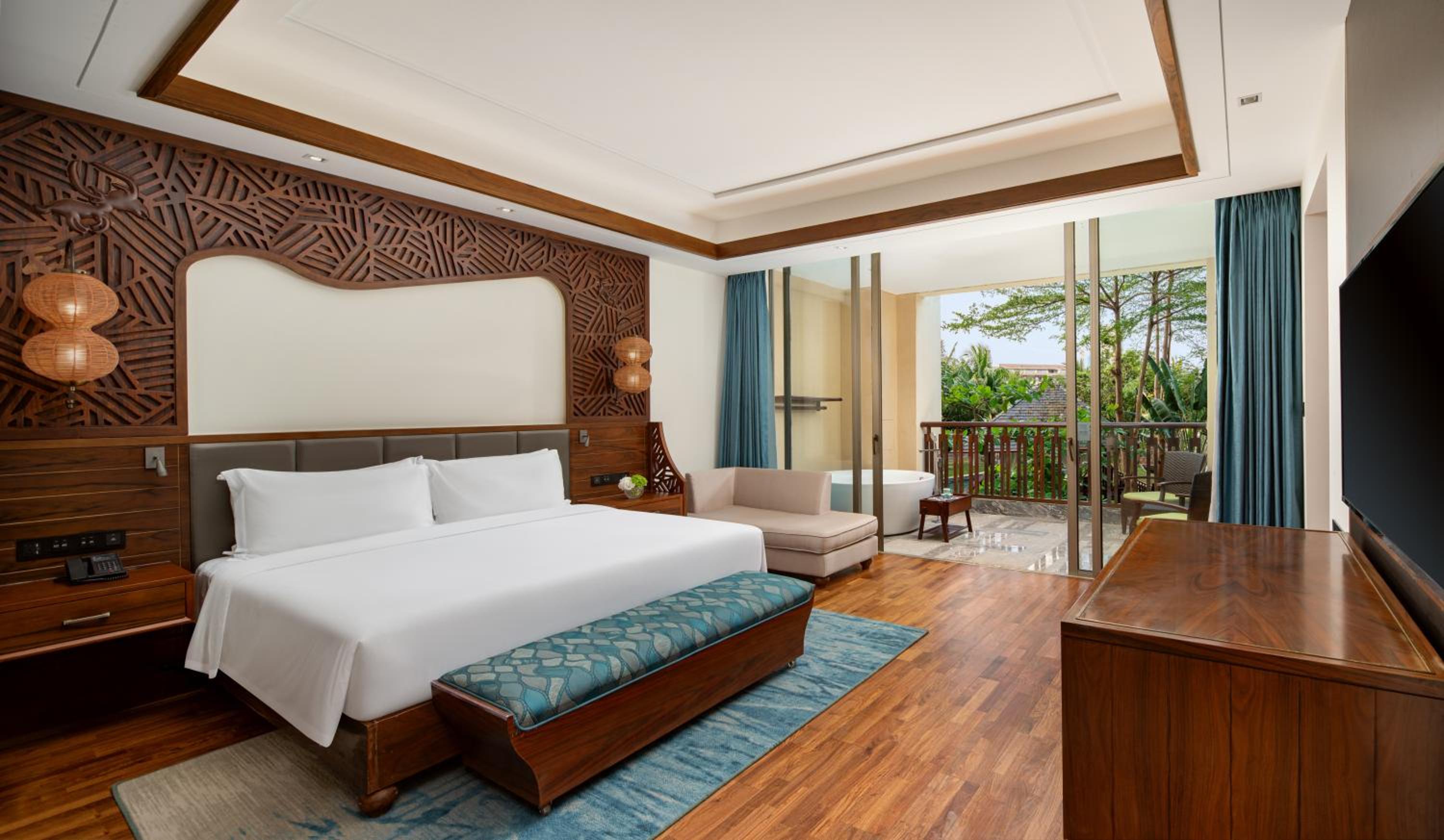 FAIRMONT, DELUXE, KING BED, GARDEN VIEW