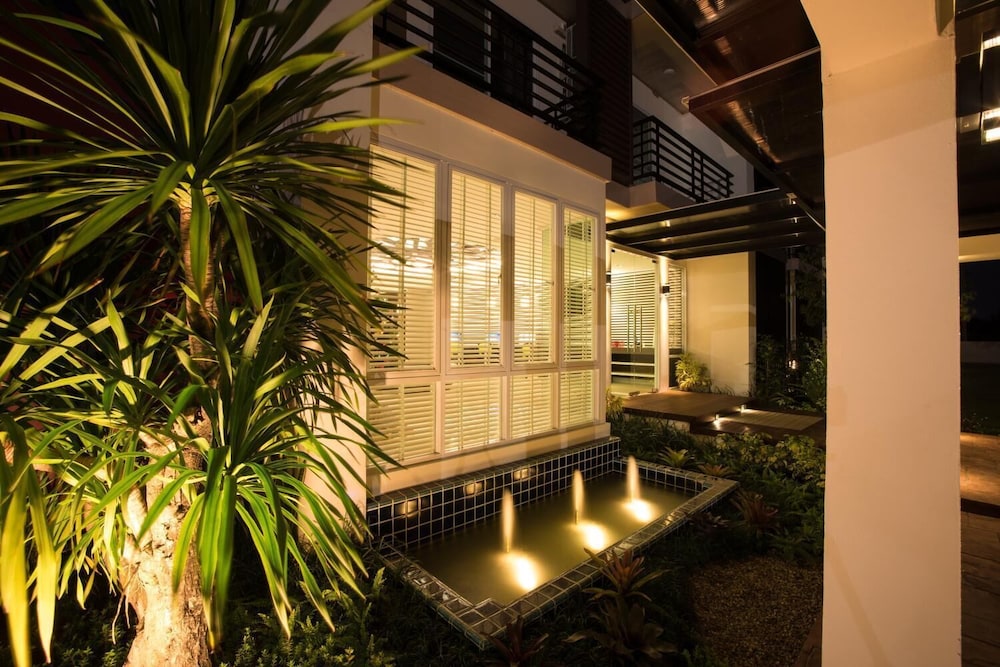 Napatra Hotel 21/23