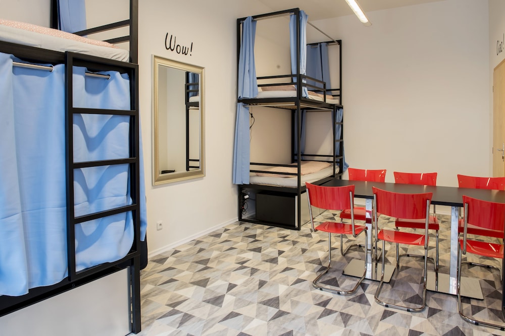 Hostel Eleven 38/48