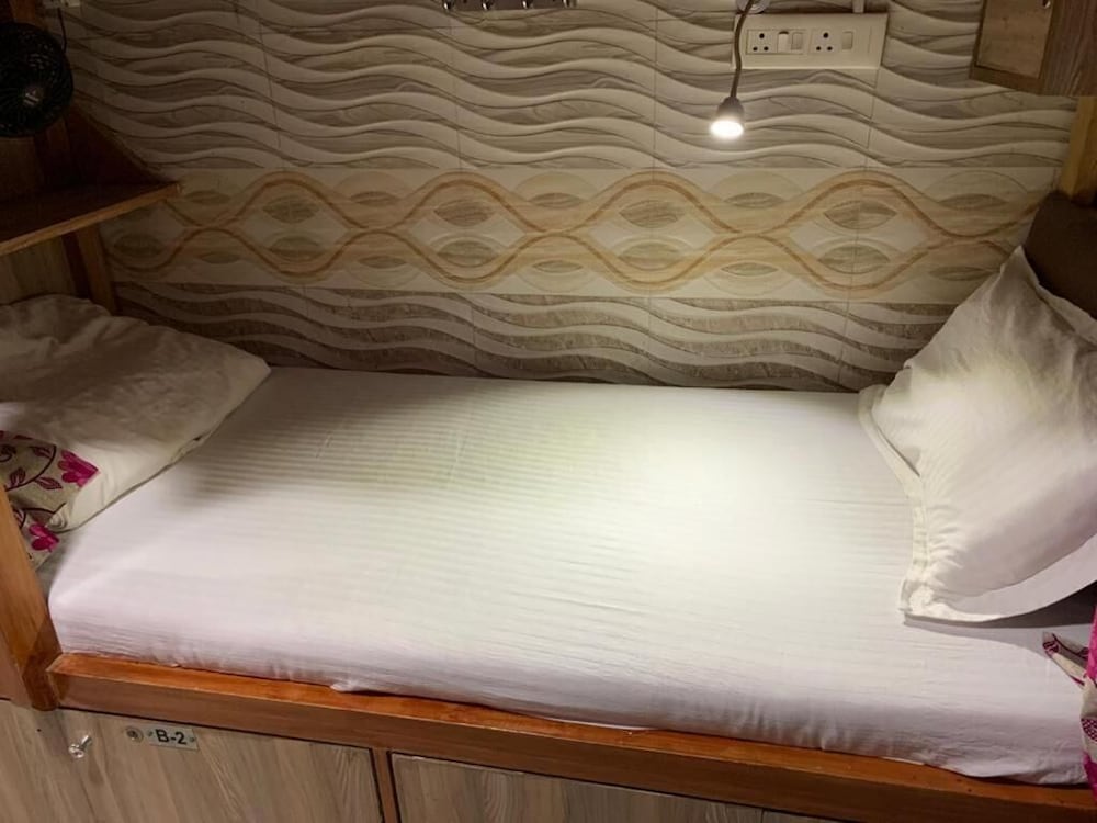 Delta Dormitory 12/28