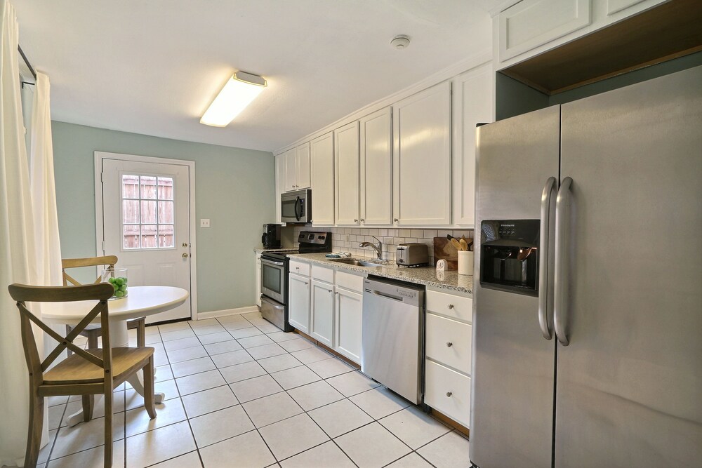 Gallery Stays - Parkside Manor 46/52
