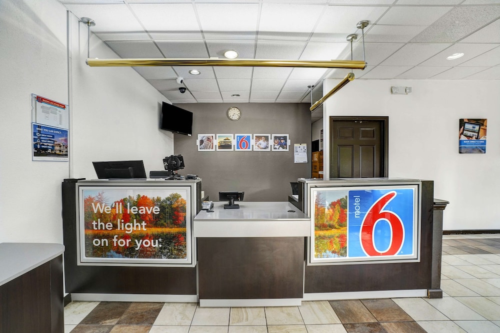 Motel6 Lawrenceville, NJ 33/40