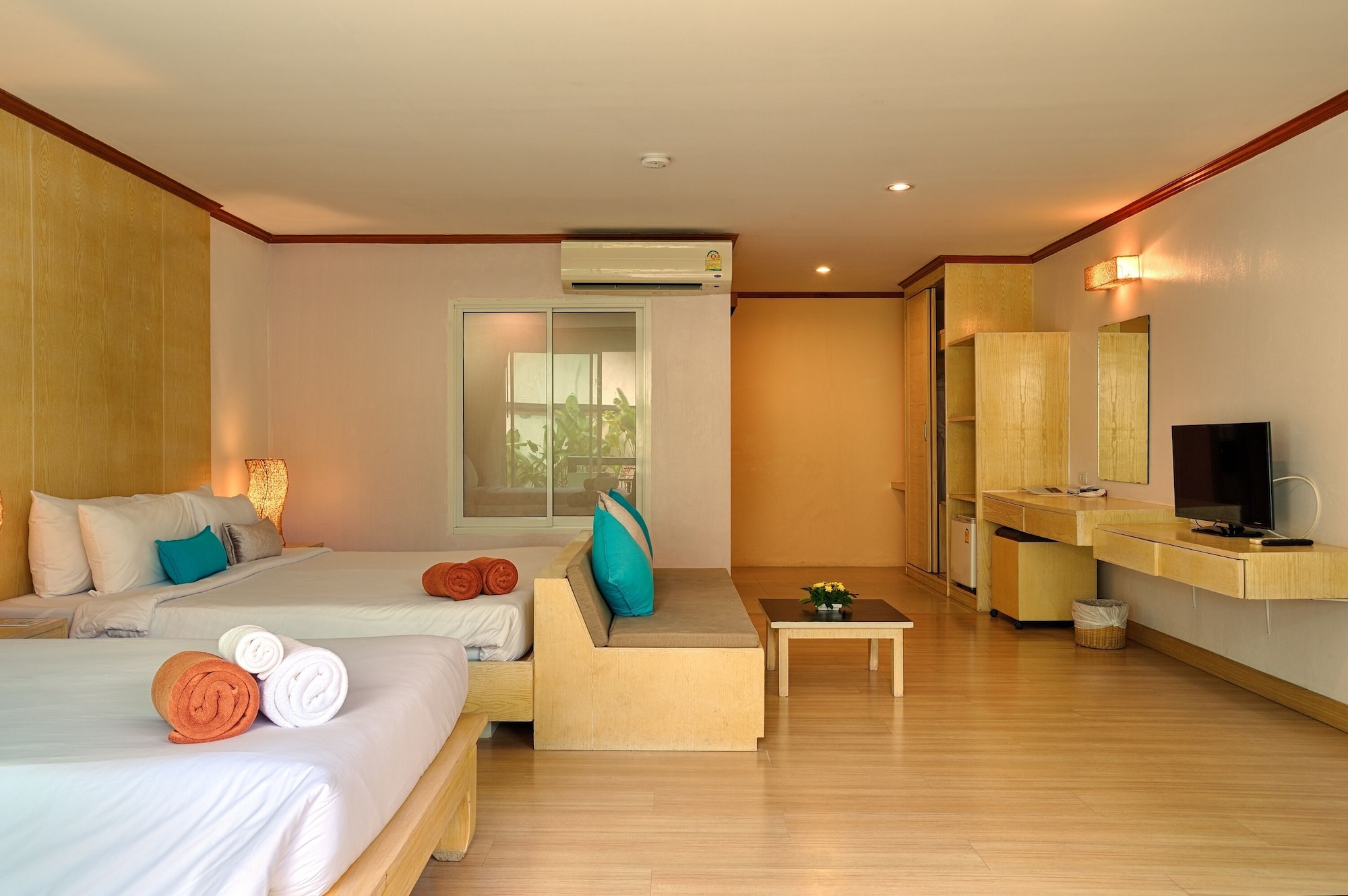 غرفة ديلوكس عائلية بسرير مزدوج وسرير فردي، Phuket Island View Resort 2/4