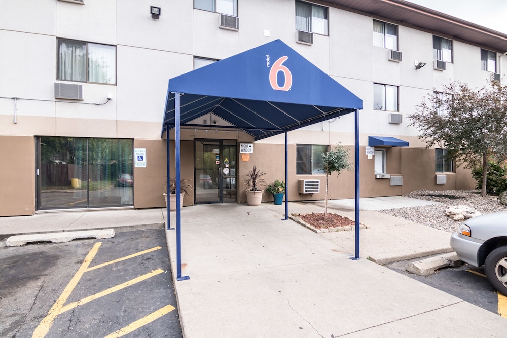 Motel6 Saint Paul, MN - I-94 48/54