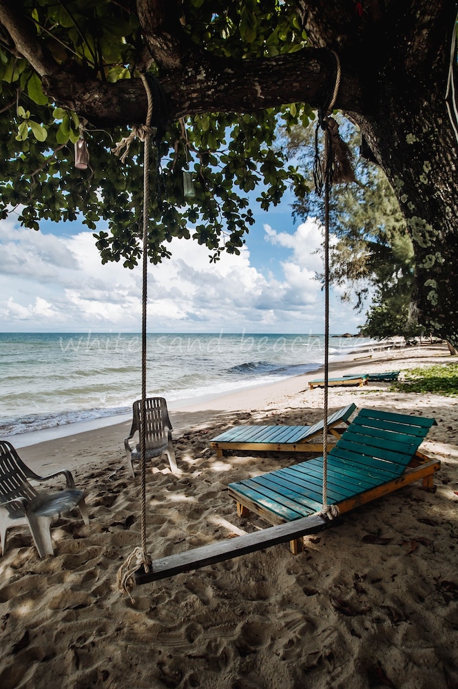 White Sand Beach Resort 71/74