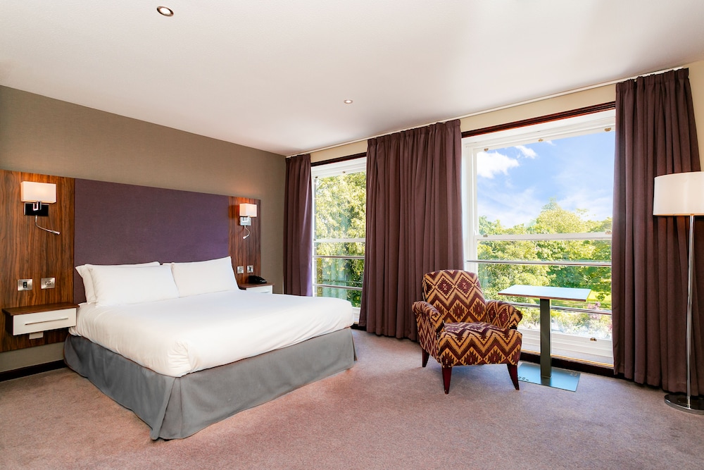 Cedar Court Hotel Harrogate 23/59
