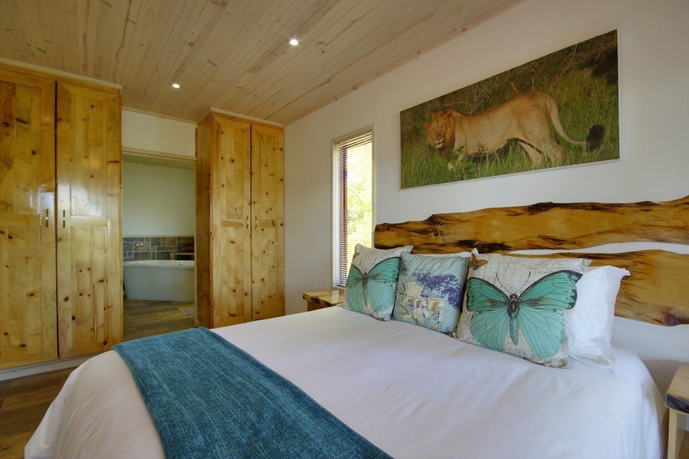 Monzi Safari Lodge 9/69
