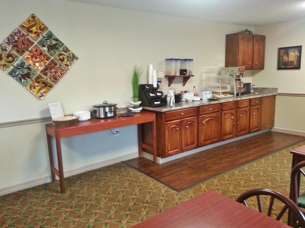 Americas Best Value Inn & Suites Maumelle North Little Rock 4/22