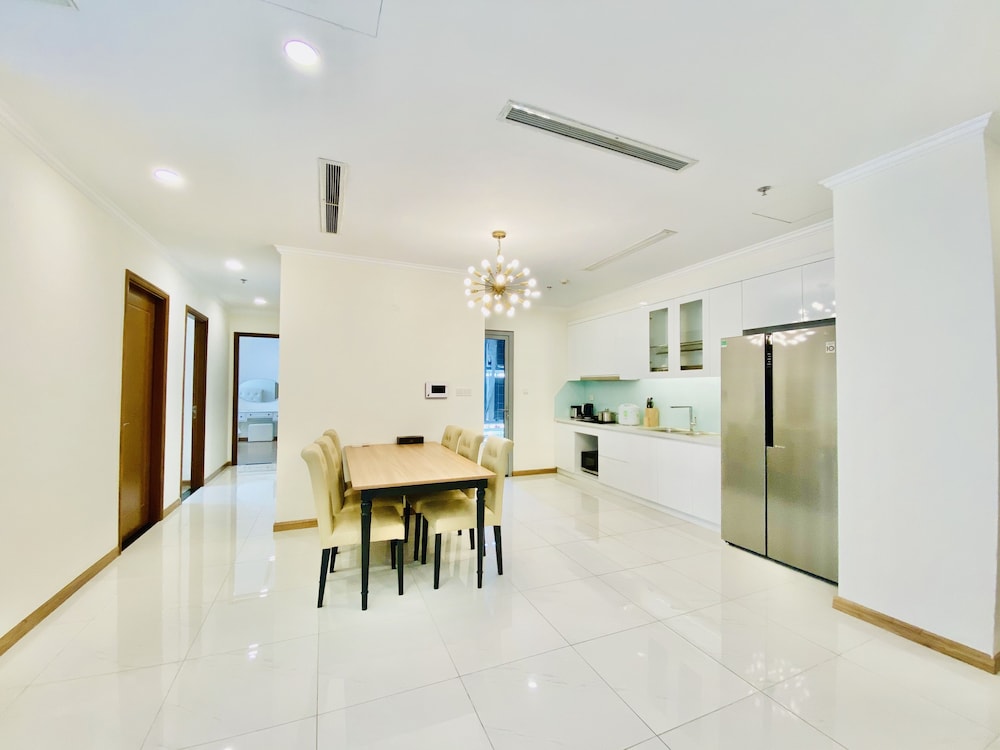 Christine S Saigon Apartment 30/50