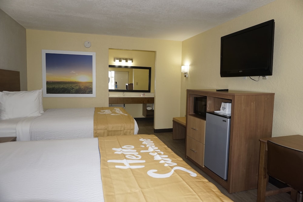 Days Inn By Wyndham Apopka Orlando 29/53