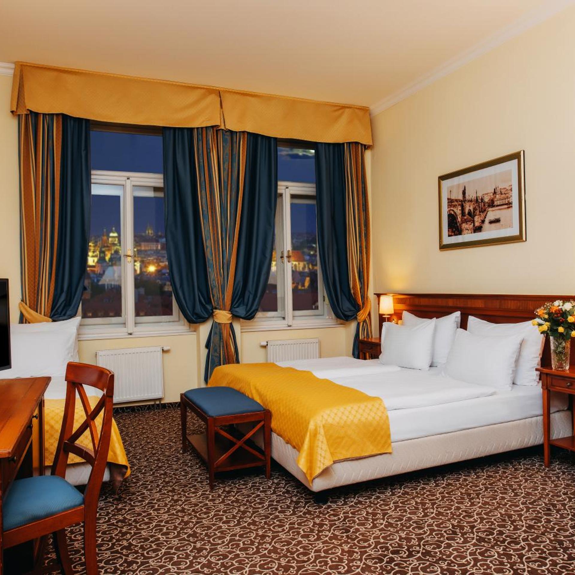 Room, Triple, Single Bed