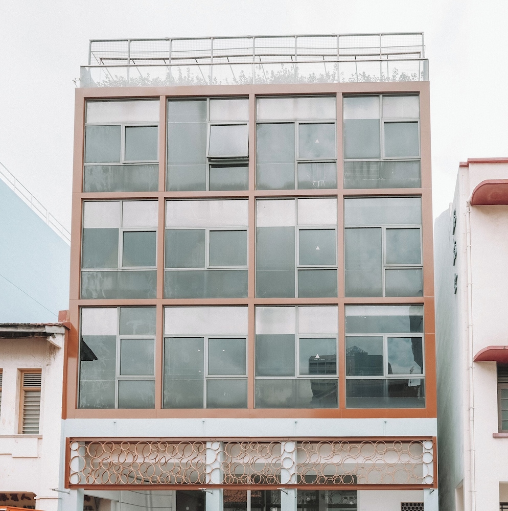 A Hotel Dickson 1/50