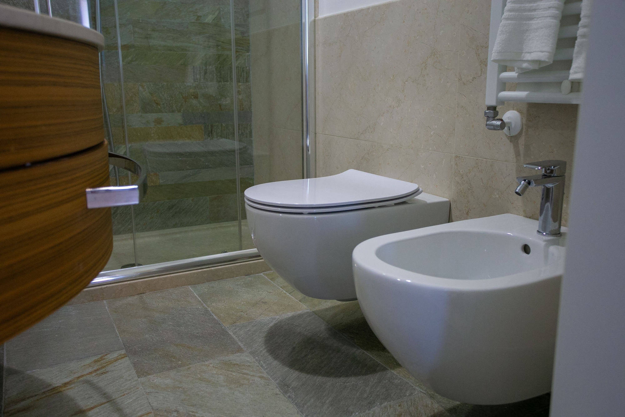 Grand, Suite, Queen and Twin Beds, City View, Sofa, Mosella Suite 5/6