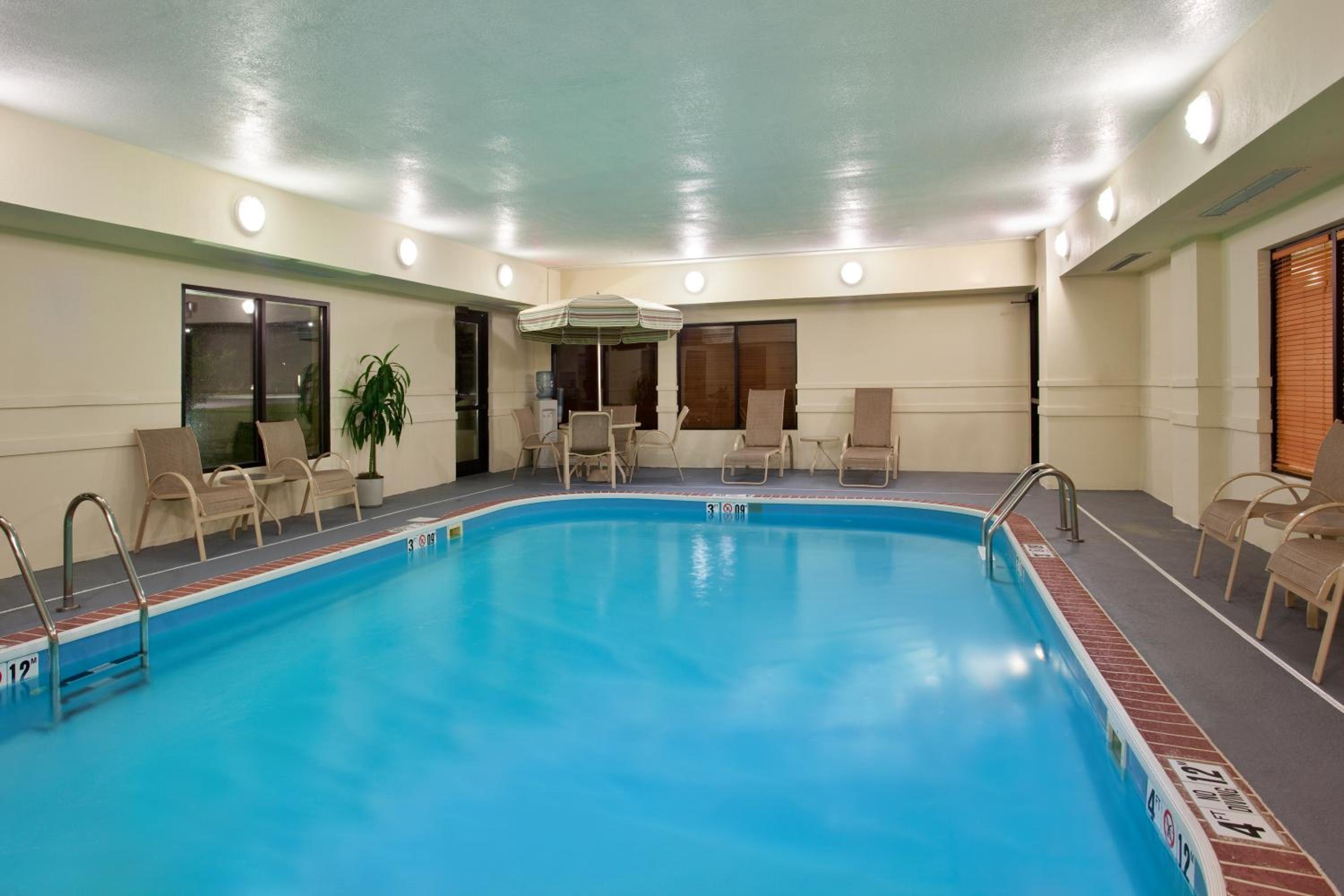 swimming pool spa