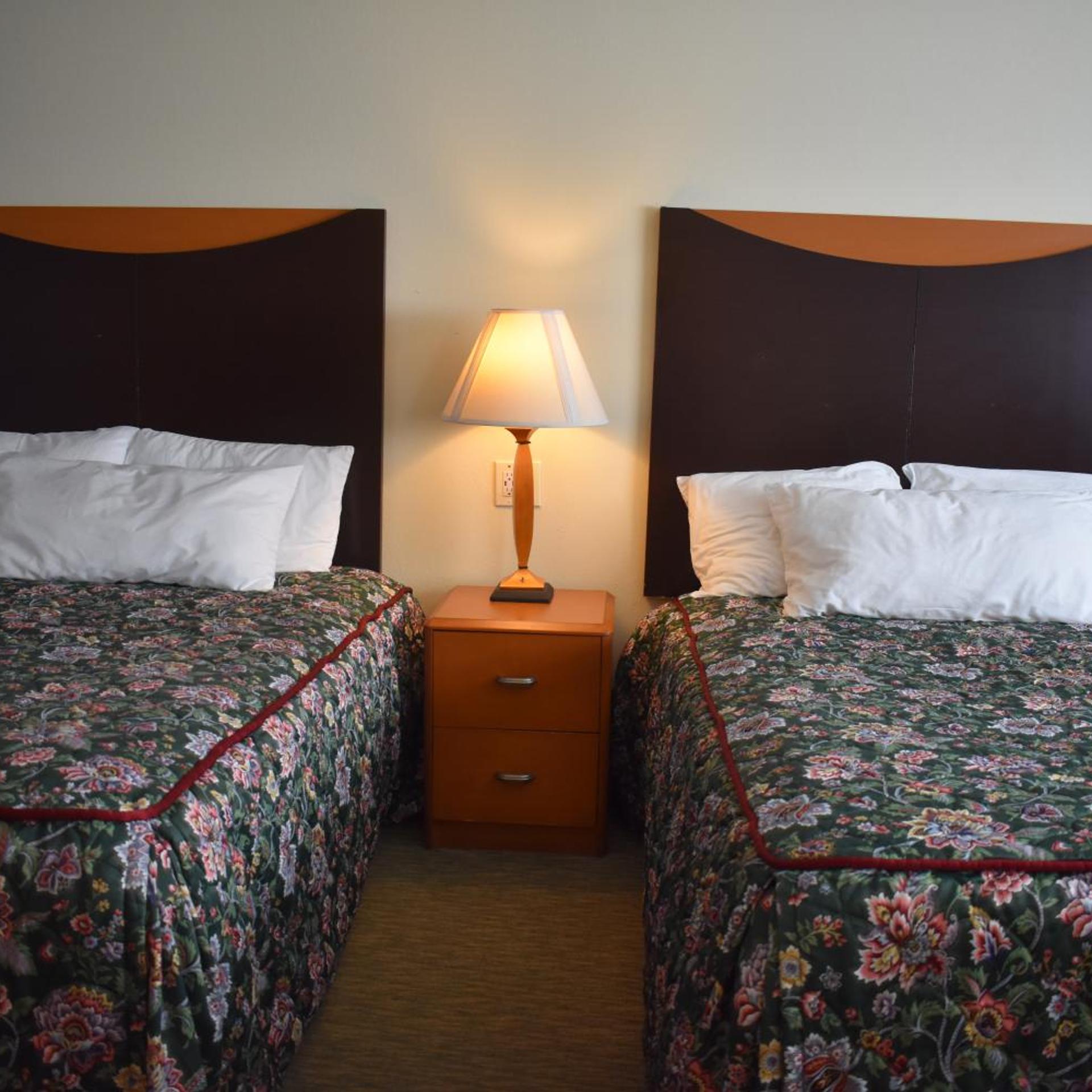 غرفة قياسية بسرير مزدوج، East Norwich Inn-Oyster Bay, Long Island, NY 6/10