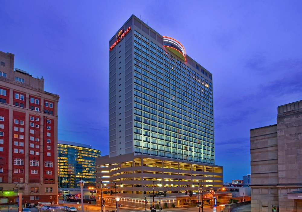 Crowne Plaza Kansas City Downtown 3/63
