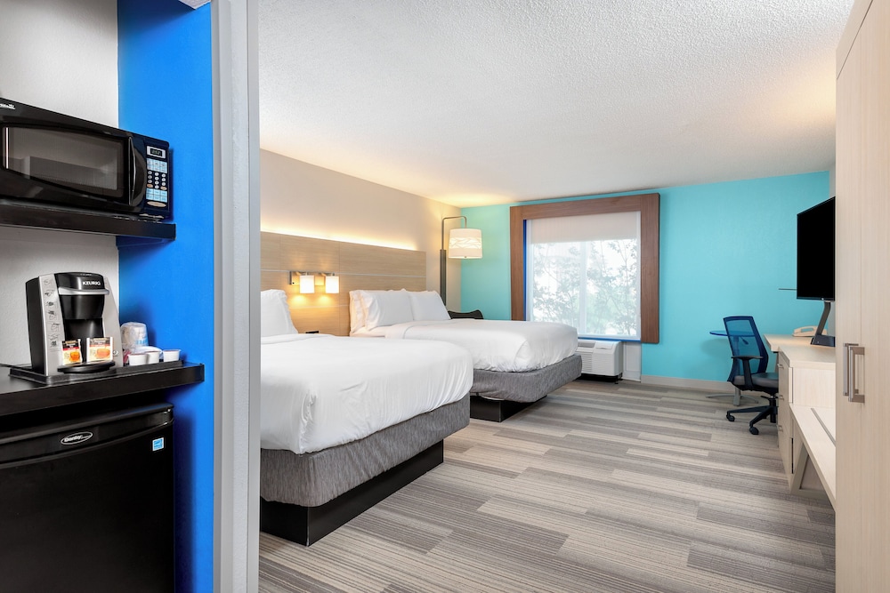 Holiday Inn Express Hotel & Suites Daphne 37/74