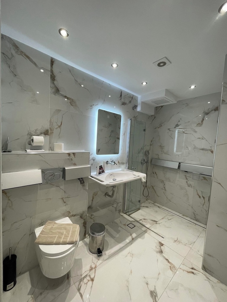 SKIATHOS ISLAND SUITES 50/50