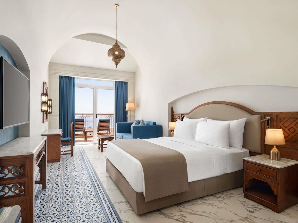 SUPERIOR, QUEEN BED, SEA VIEW