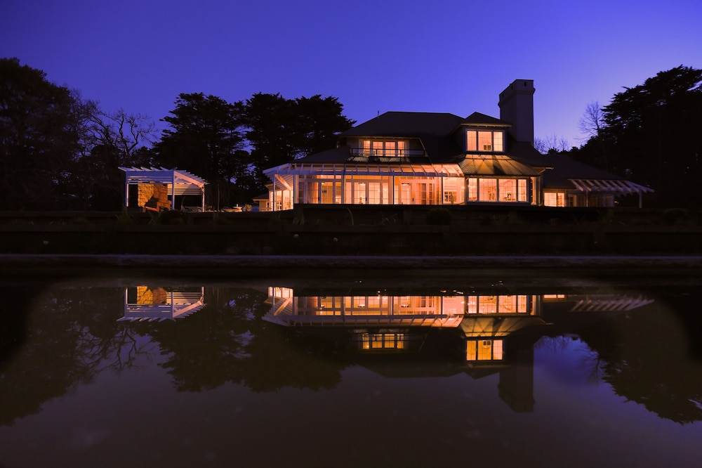 Parklands Country Gardens and Lodges 10/66