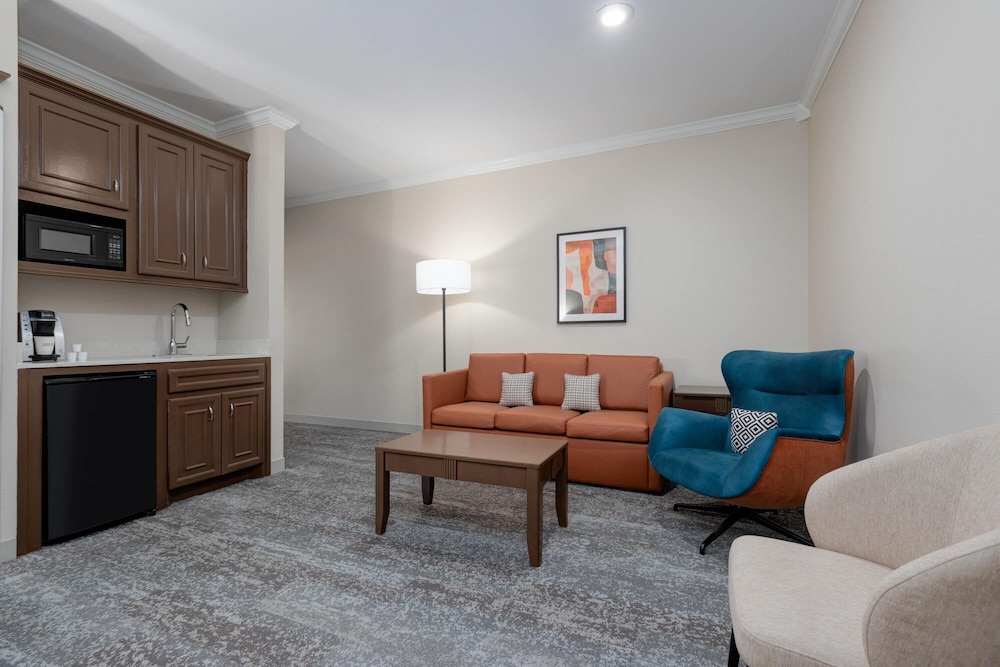 Wyndham Lake Charles 30/49