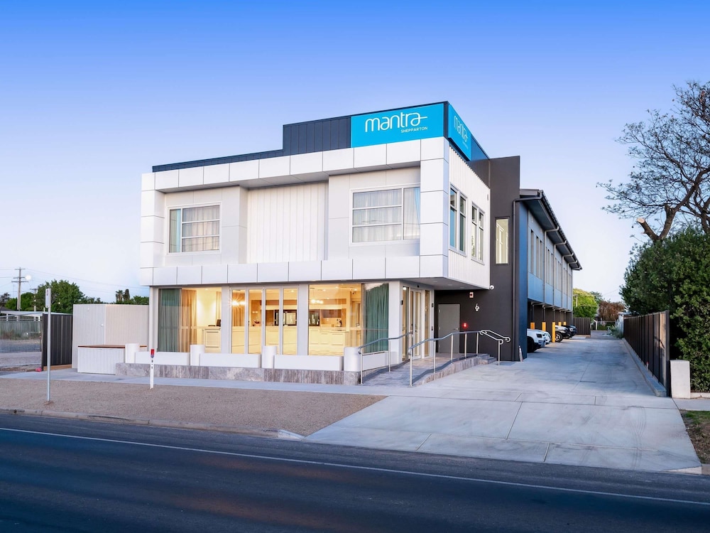 Mantra Shepparton 2/35