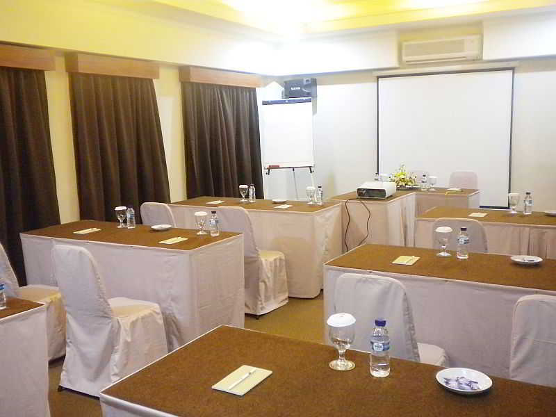 Taman Suci Hotel 23/26
