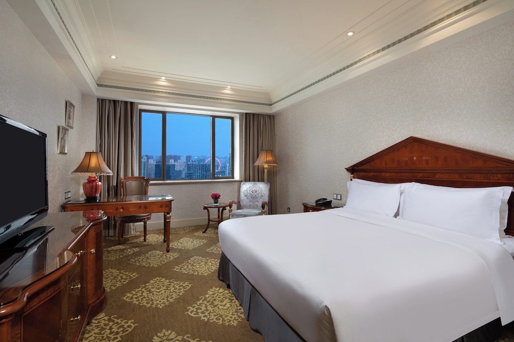 Crowne Plaza Shanghai Nanjing Road, an IHG hotel 23/71