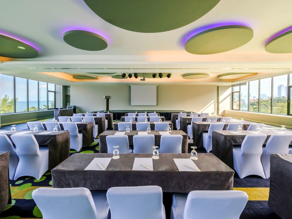 Mercure Penang Beach 51/63