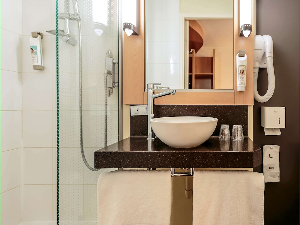 ibis Clermont Ferrand Sud Carrefour Herbet 14/57
