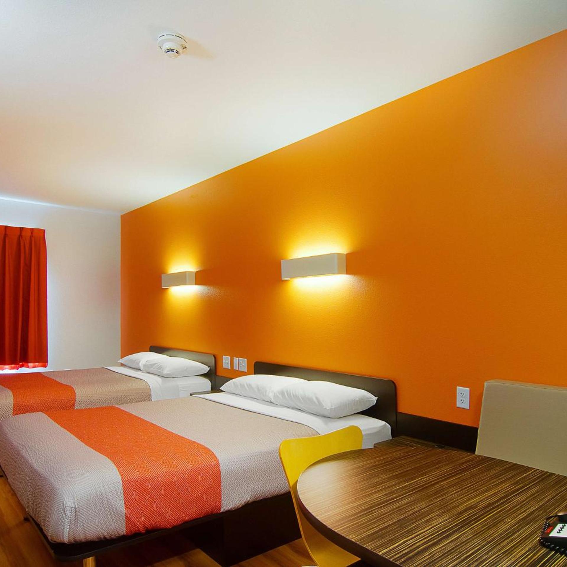 غرفة بسريرين كوين لذوي الإعاقة، Motel6 Midland Tx 5/8