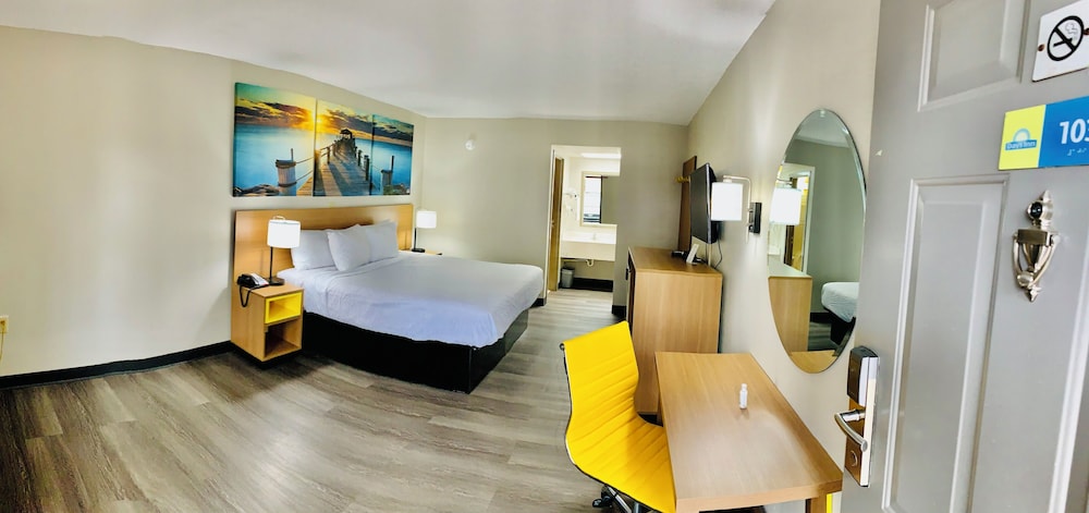 Days Inn by Wyndham Sanford 10/25