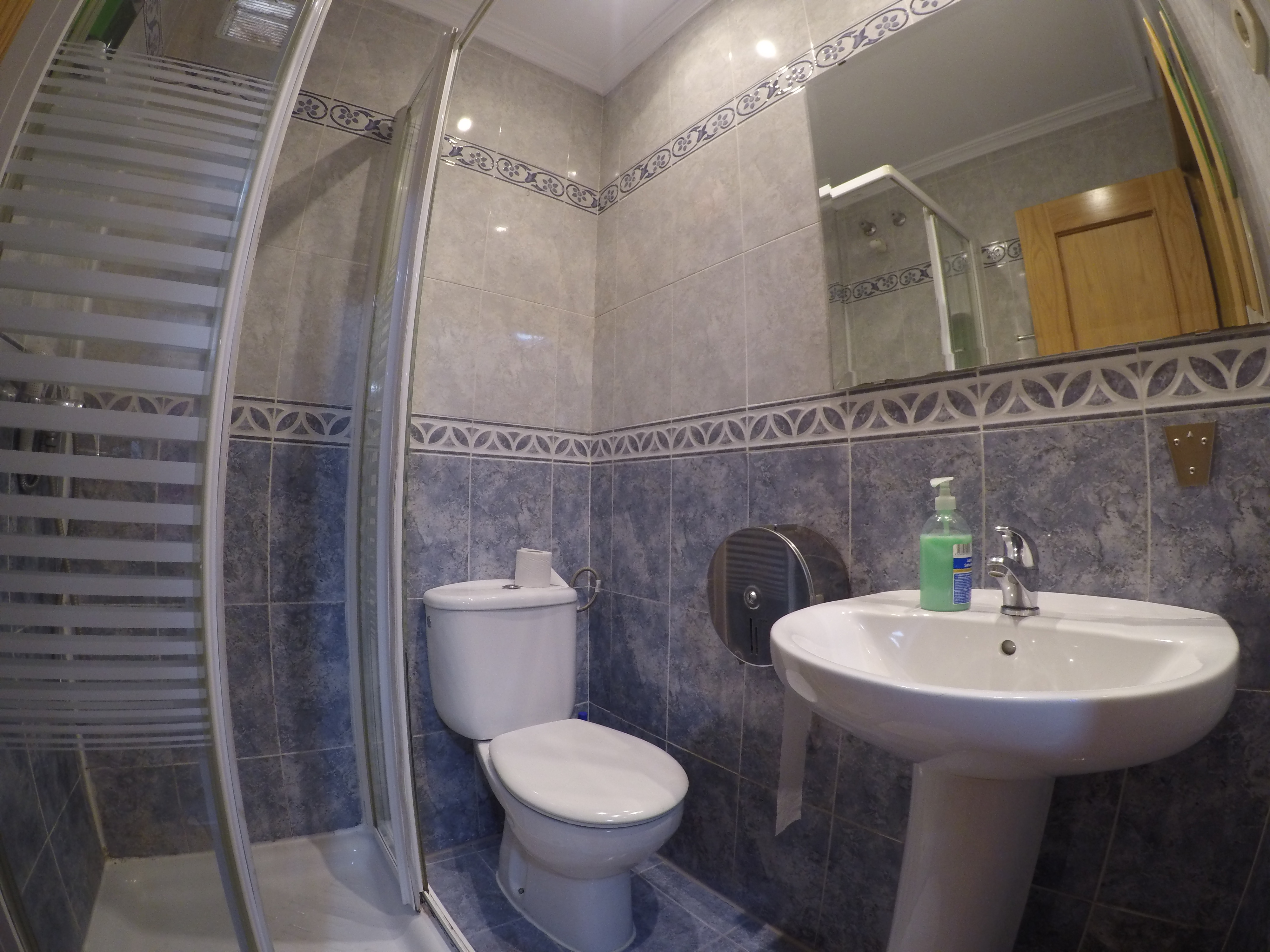 Room, 8 People, Private Bathroom