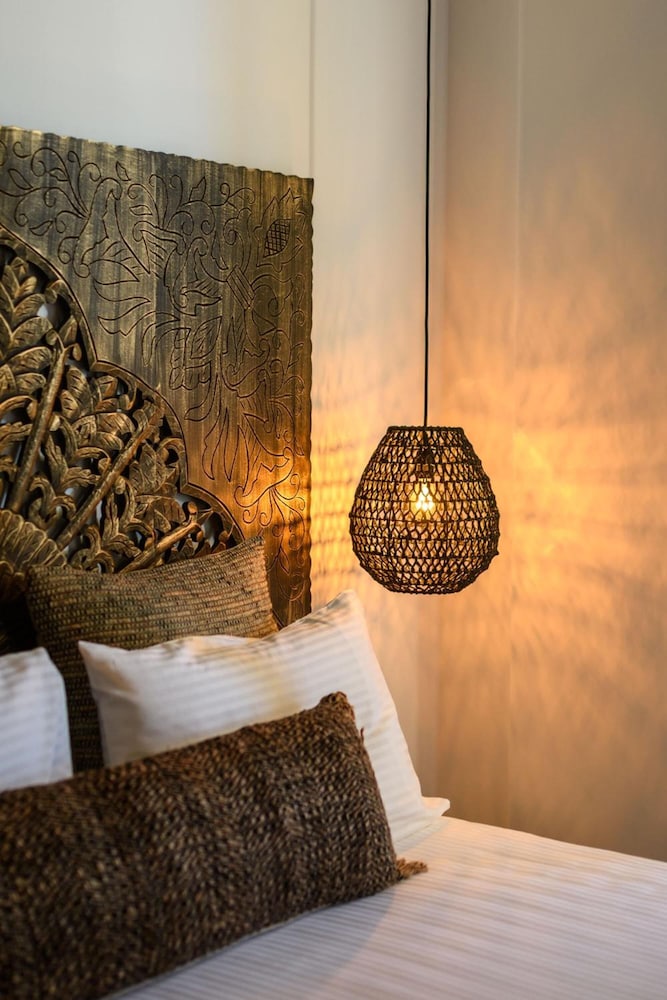 VRACHOS SUITES MYKONOS 47/75