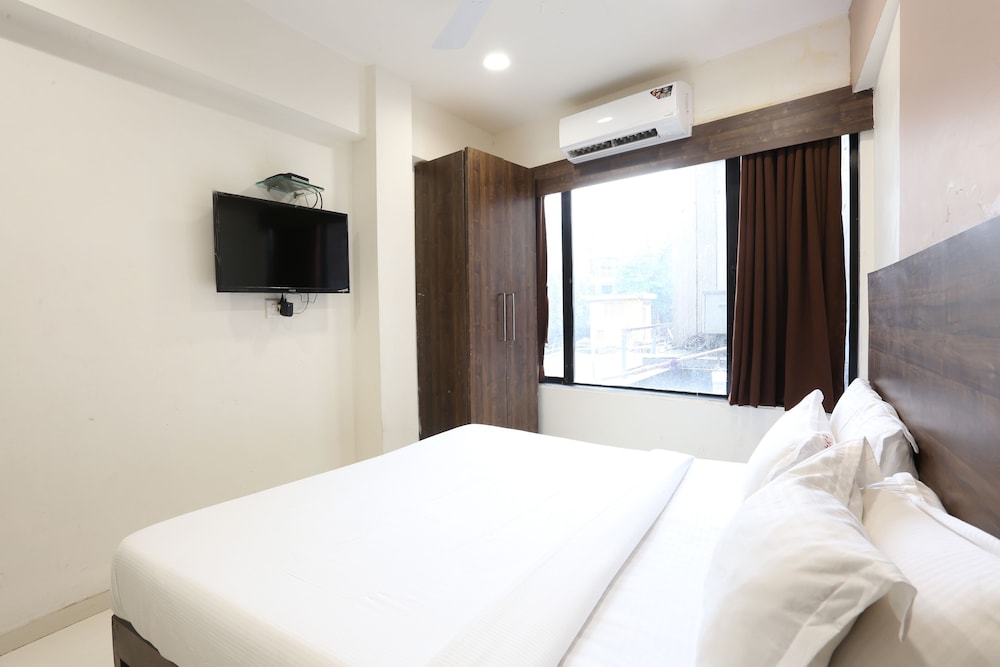 Kamran Residency 18/50