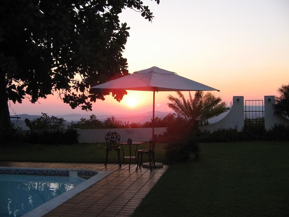 Plumbago Guest House 19/21