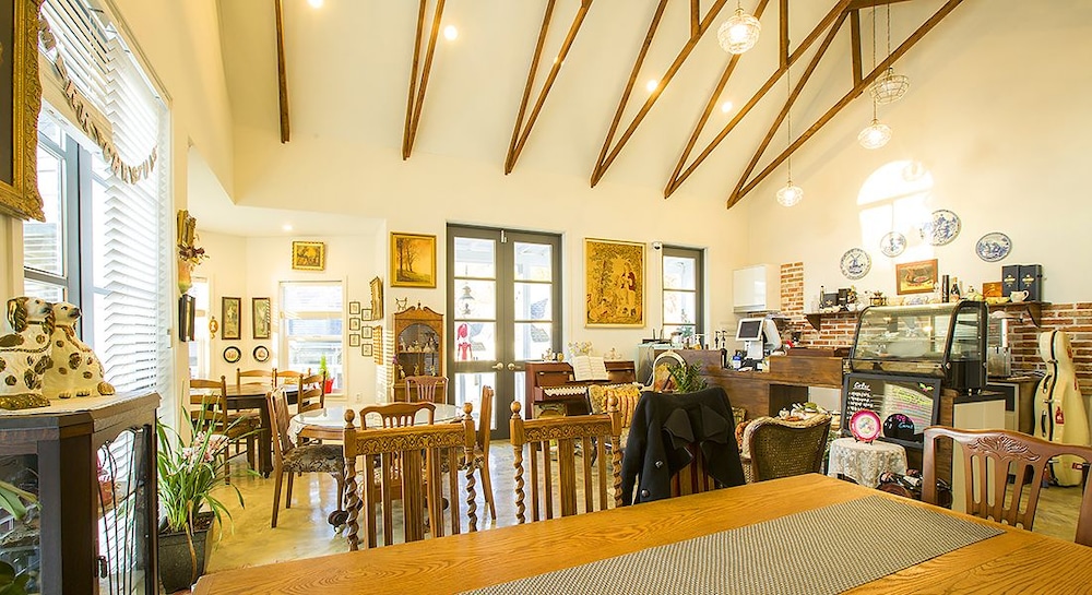 Kismet Cottage 24/26